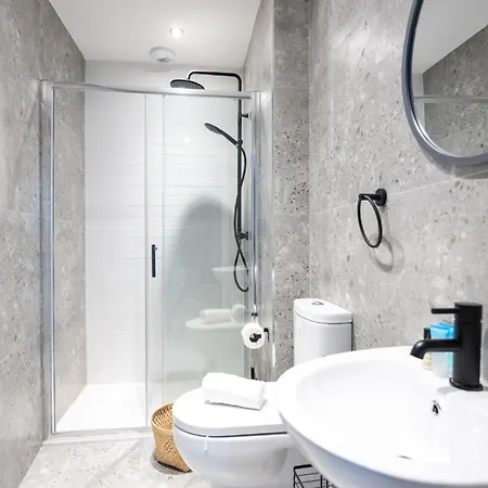 Stunning 2 Bed, 2 Bath House Near National Stadium, Nyaraló Dublin